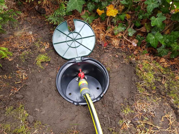 Podziemna studzienka poboru wody z zaworem 3/4" zielona I 3 inne kolory bez klapki, szybkozłączka, kolanko - Anixol