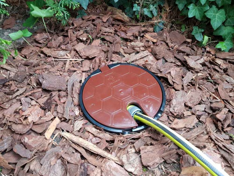 Podziemna studzienka poboru wody z zaworem 3/4" brązowa I 3 inne kolory bez klapki, szybkozłączka, kolanko - Anixol