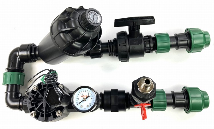 System nawadniania przygotowanie wody do nawadniania: elektrozawór master, filtr, manometr, odpowietrznik, zawór kulowy