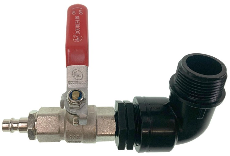 Przedmuchiwanie systemu szybkozłączką do kompresora z zaworem metalowym, kolanko PP