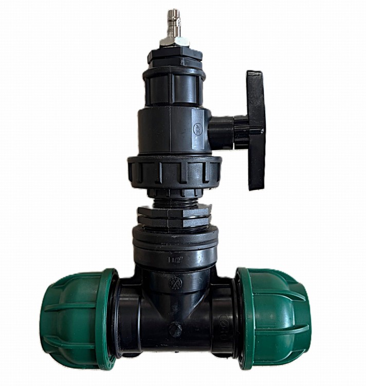 Przedmuchiwanie systemu nawadniania trójnik PE40.jpg